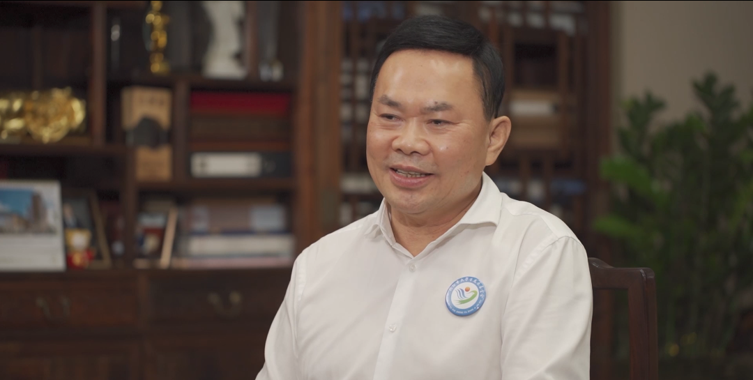 公益的力量丨中裝建設董事長莊重：慕賢思齊，大山儒商丹心為公益